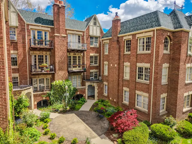 27 S 800 E #15, Salt Lake City, UT 84102 - #2