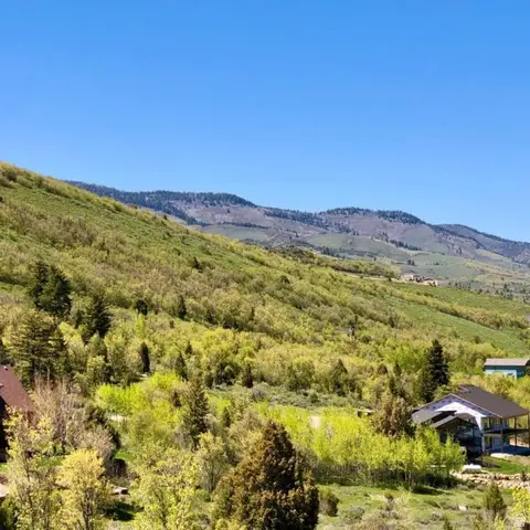 1181 Broadhollow Rd #82, Garden City, UT 84028