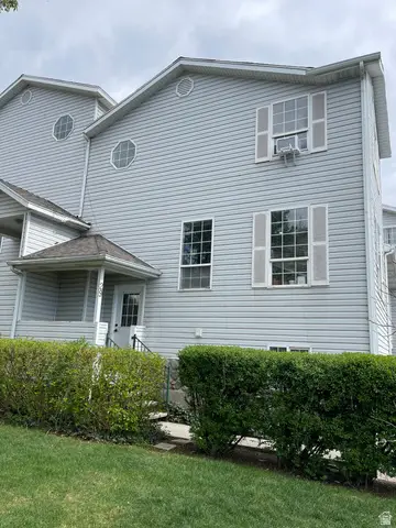 575 N Seven Peaks Blvd #29, Provo, UT 84606