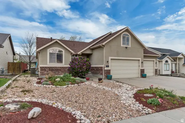 877 N Fox Run Dr E, Tooele, UT 84074