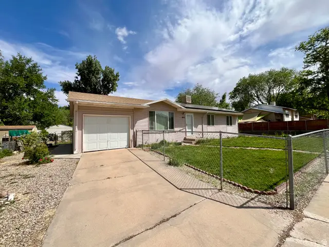 658 Bartlett St, Moab, UT 84532 - #1