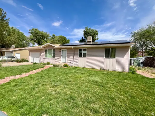 658 Bartlett St, Moab, UT 84532 - #2