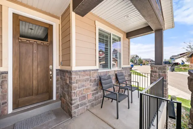 306 E Bella Vida Dr, North Salt Lake, UT 84054 - #2