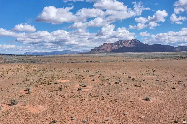 481 S Coyote Rd, Apple Valley, UT 84737 - #2