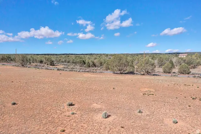 421 S Coyote Rd, Apple Valley, UT 84737 - #2