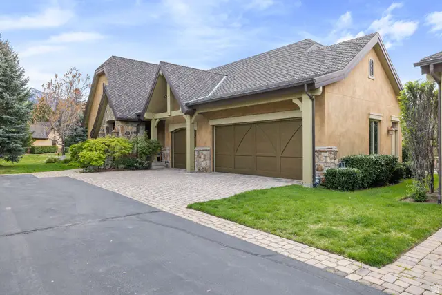 3168 E Bavarian Ct, Sandy, UT 84093 - #2