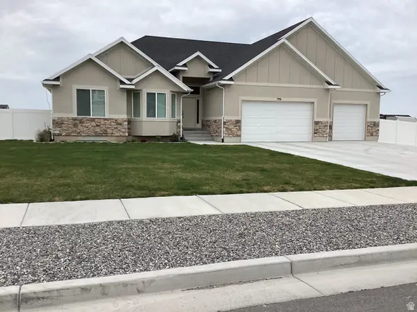 796 W Cherry Orchard Ln, Grantsville, UT 84029
