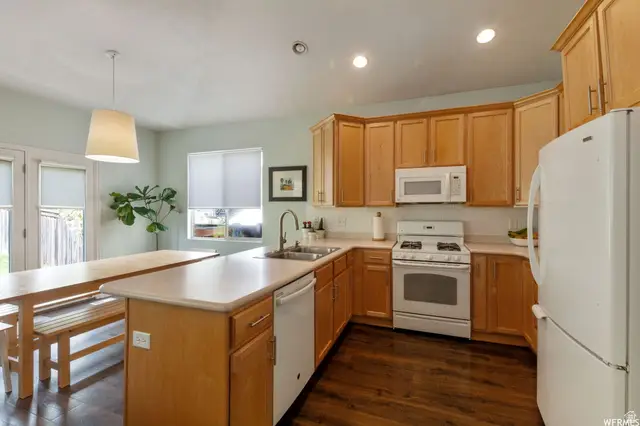 2037 E Brookings Dr, Draper, UT 84020 - #2