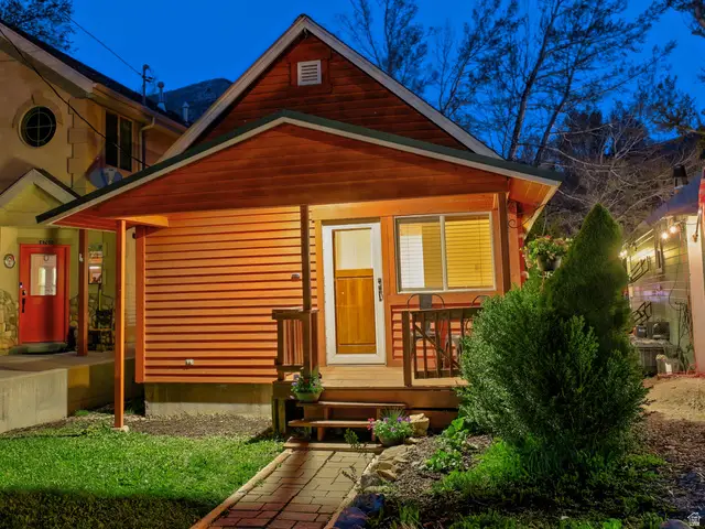 6758 Fairfax Dr, Provo, UT 84604 - #1