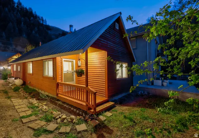 6758 Fairfax Dr, Provo, UT 84604 - #2