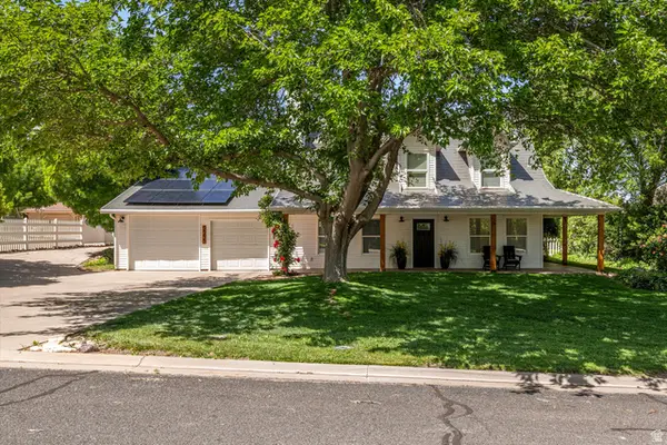 246 W Mountain Charm Rd, Toquerville, UT 84774