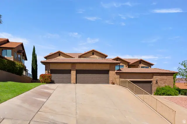 579 N Ridgecrest Cir, Saint George, UT 84770 - #2