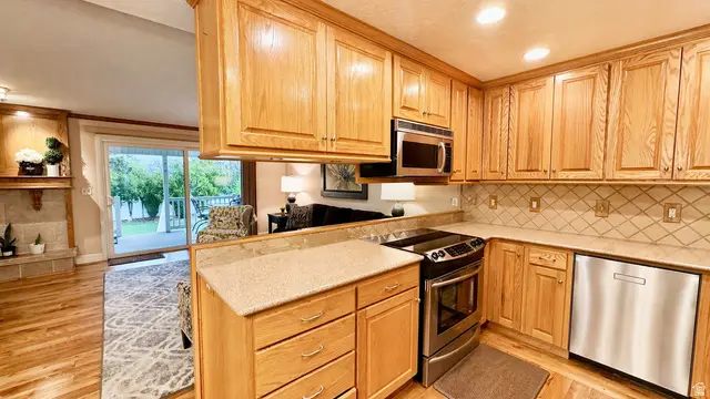 159 E Main St, Hyrum, UT 84319 - #3