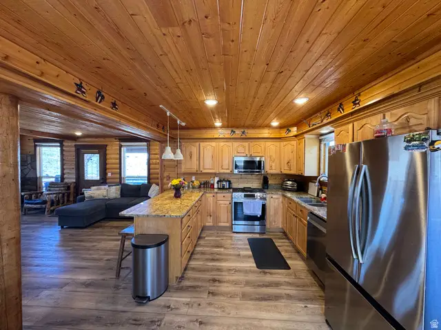 8720 E Lake Pines Dr, Heber City, UT 84032 - #2