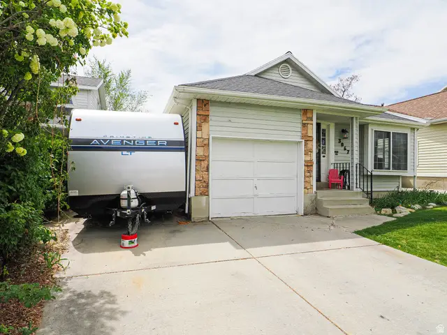 3067 W Great Pature Rd, West Jordan, UT 84088 - #3