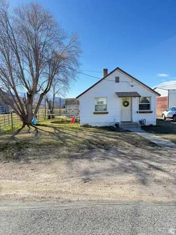 3224 S Daniels Rd, Daniel, UT 84032 - #1