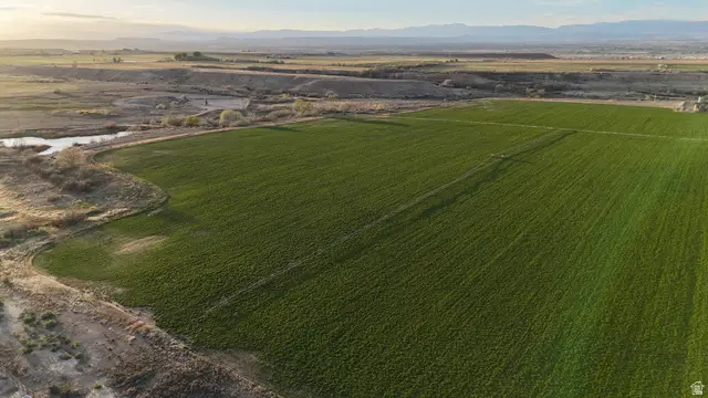 2084 W Mortensen Ln, Myton, UT 84052 - #2