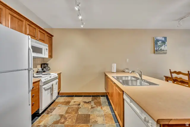 12090 E Big Cottonwood Canyon Rd S #212, Solitude, UT 84121 - #3