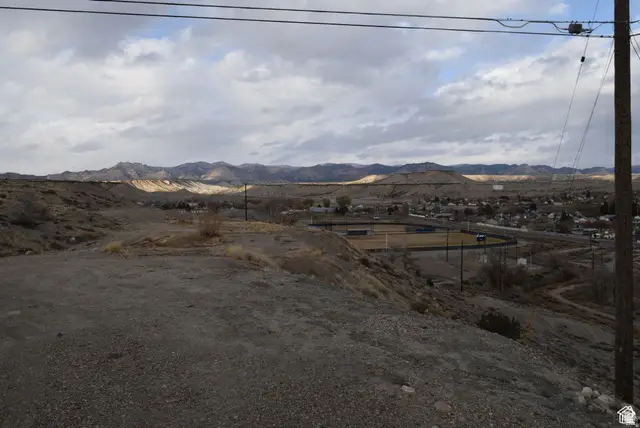 410 N Crestview Dr, Price, UT 84501 - #2