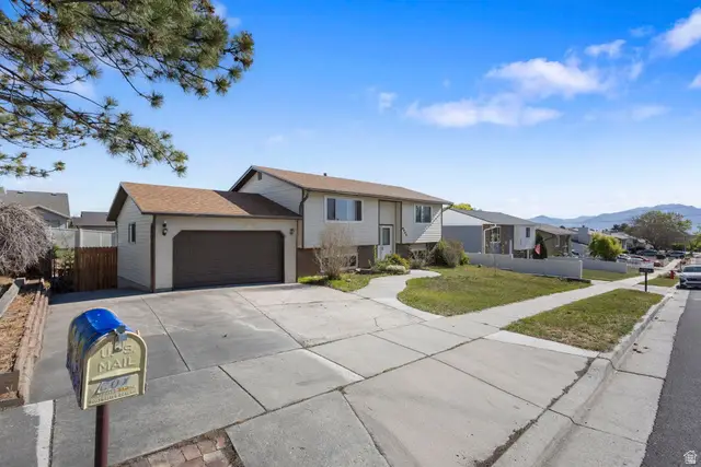 6048 W Borax Ave, Kearns, UT 84118 - #2