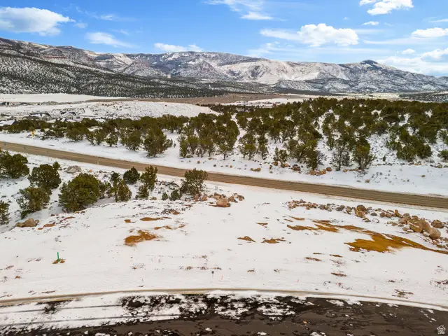 3157 W Moon Crest Dr #6, Cedar City, UT 84720 - #2