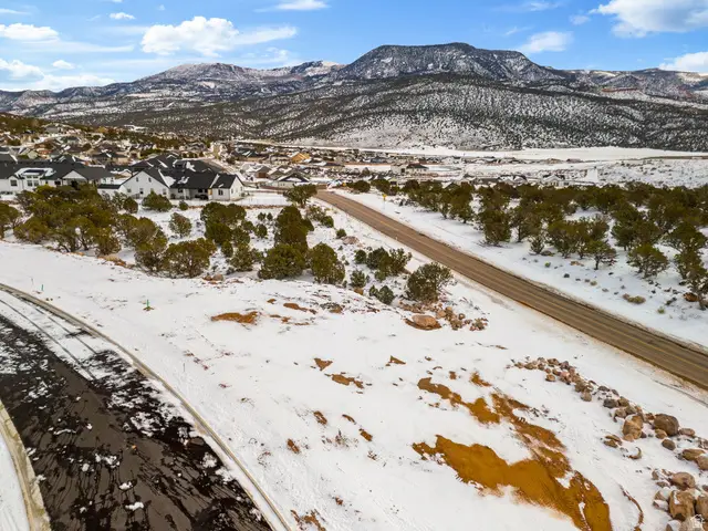 3157 W Moon Crest Dr #6, Cedar City, UT 84720 - #3