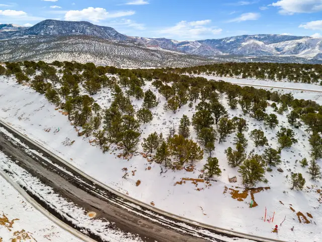 3219 W Moon Crest Dr #15, Cedar City, UT 84720 - #2