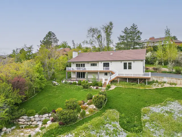 198 Oakwood Dr, Layton, UT 84040 - #1