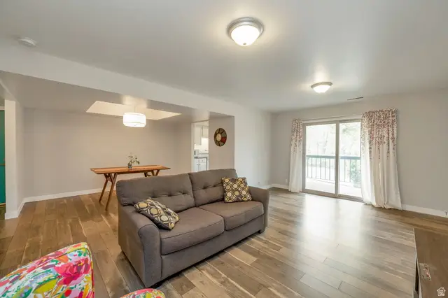 5572 S Marshwood #UNIT E, Murray, UT 84107 - #3