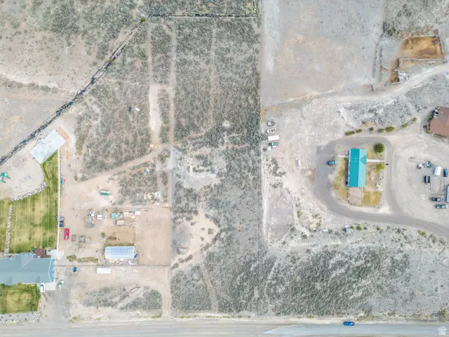 1400 E Highline Rd #1, Loa, UT 84747 - #2