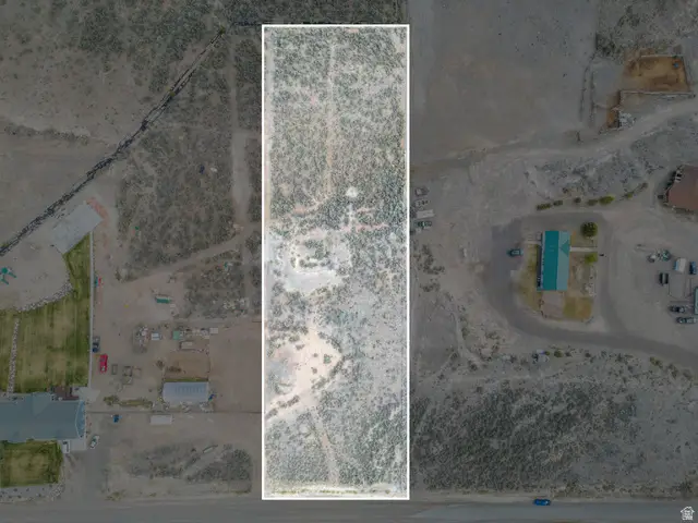 1400 E Highline Rd #1, Loa, UT 84747 - #3