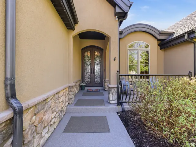 2216 E Fair Winns Ln S, Draper, UT 84020 - #3