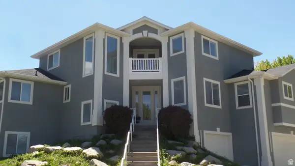 496 E Spruce Glen Rd, Murray, UT 84107