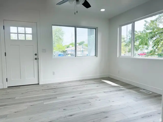 640 S Navajo St, Salt Lake City, UT 84104 - #2