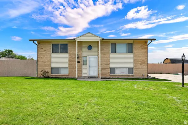 713 W 2200 N, Clinton, UT 84015