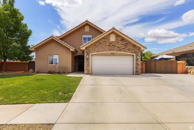 225 N Falcon Ct, Ivins, UT 84738 - #2