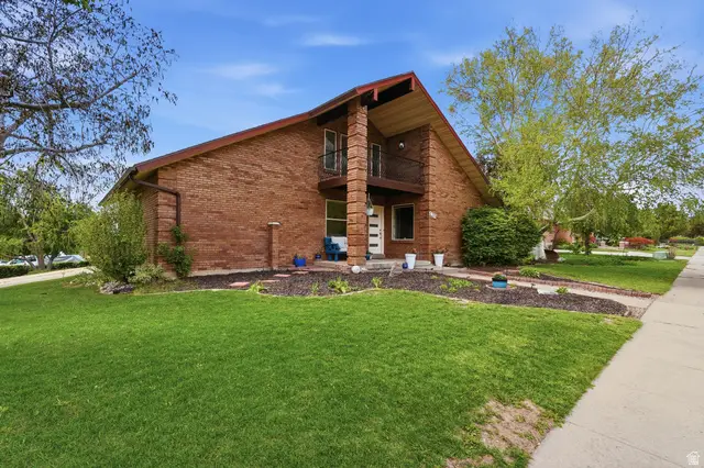 962 S Valley View Dr E, Fruit Heights, UT 84037 - #2