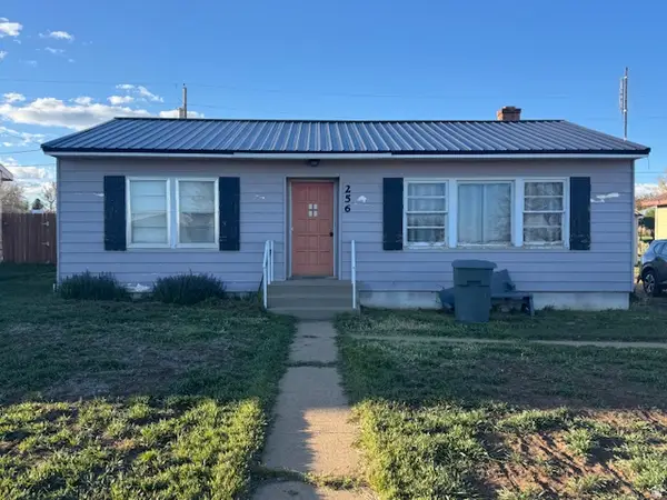 256 W Uranium Dr, Monticello, UT 84535