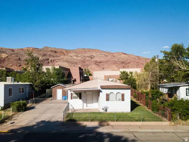 476 N Cliffview Dr, Moab, UT 84532 - #1
