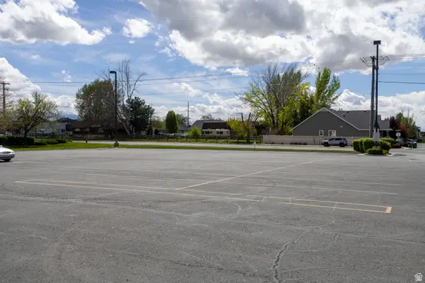 1040 W 300 N, Clearfield, UT 84015