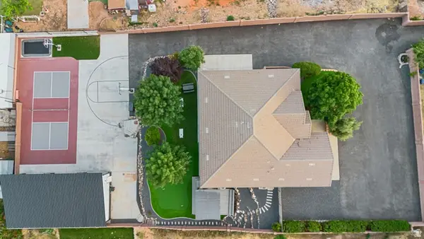 840 N Main St, Hurricane, UT 84737