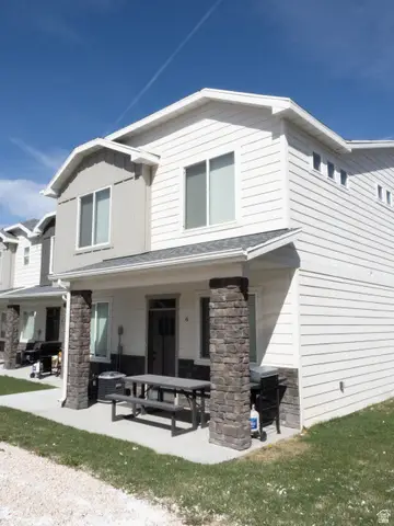 150 W Seasons Loop #6, Garden City, UT 84028
