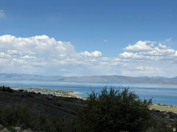 3077 S Sweetwater Pkwy #4, Garden City, UT 84028