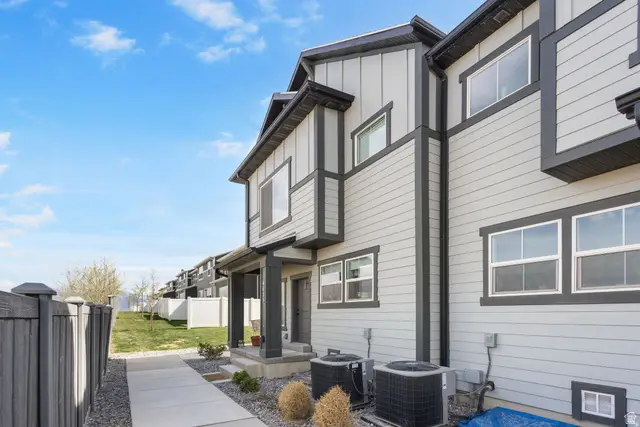 4423 E Longleaf Ln, Eagle Mountain, UT 84005 - #3