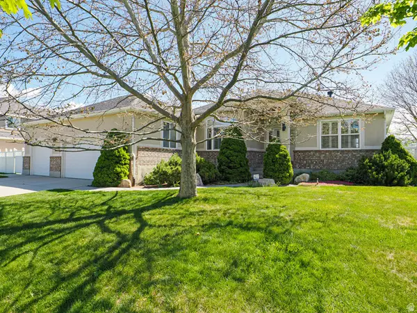 6289 S River Bluffs Rd W, Murray, UT 84123