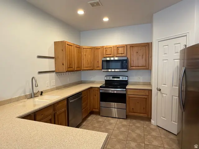 11722 S Sun Tea Way, South Jordan, UT 84009 - #2