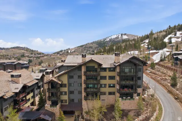 8880 Empire Club Dr #411, Park City, UT 84060 - #3
