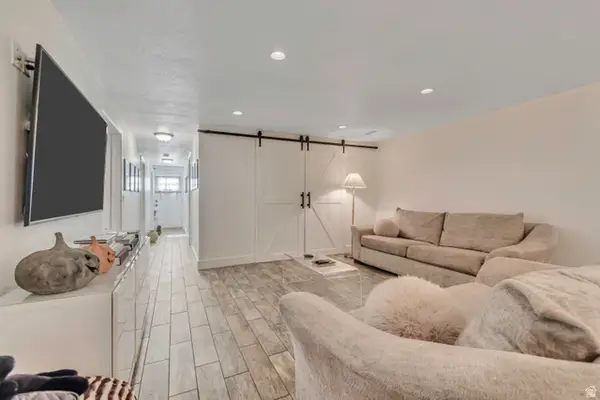 1071 N Jamie-matt Cir W, Layton, UT 84041