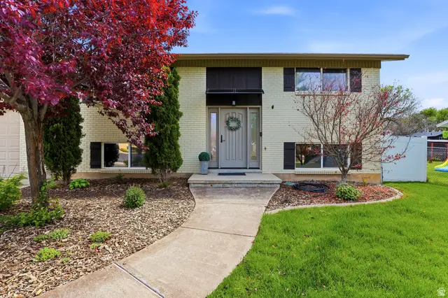 611 W 1635 N, Clinton, UT 84015 - #2