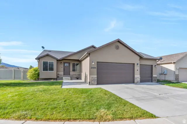 2454 E Ox Yoke Dr, Eagle Mountain, UT 84005 - #1